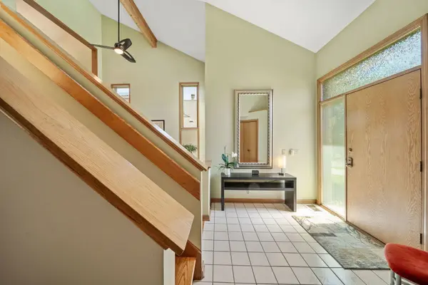 1254 Golf View DR, Woodridge, IL 60517