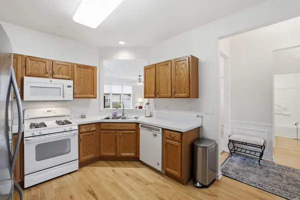 13706 Briargate DR, Huntley, IL 60142