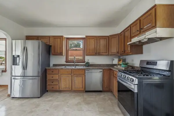17931 W Gages Lake RD, Grayslake, IL 60030