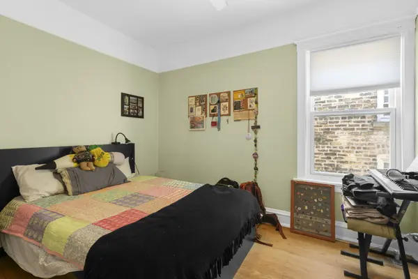 2604 W Argyle ST, Chicago, IL 60625