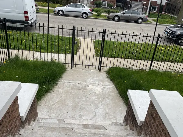 1512 N Linder AVE, Chicago, IL 60651