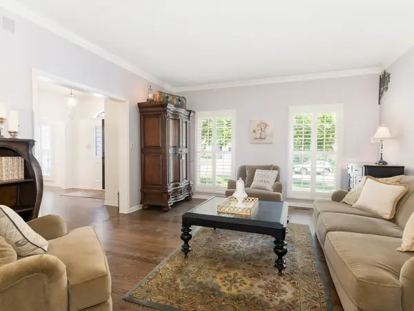 2217 Black Oak CT, Lisle, IL 60532