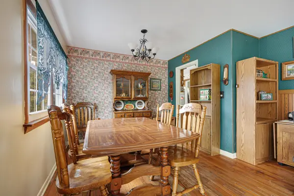 33 Walpole RD, Elk Grove Village, IL 60007