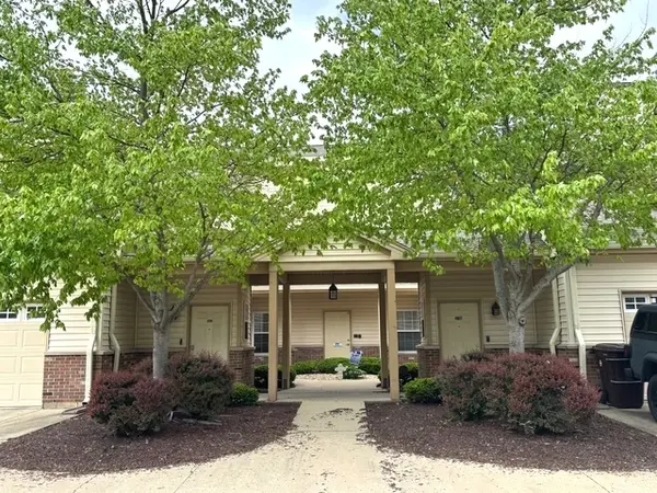 3792 Thornhill CIR #3792, Champaign, IL 61822