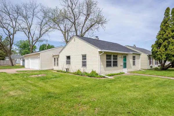 2330 39th ST, Rock Island, IL 61201