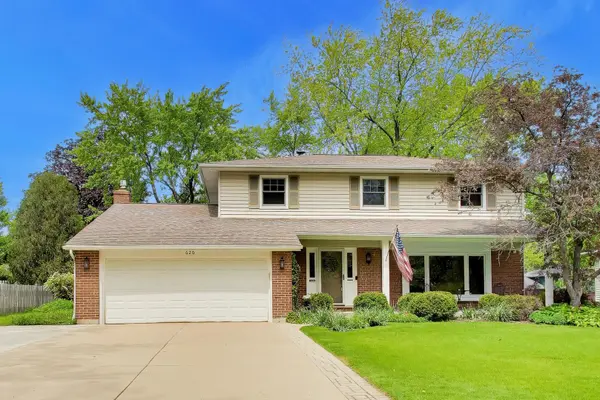 620 Harvard LN, Libertyville, IL 60048