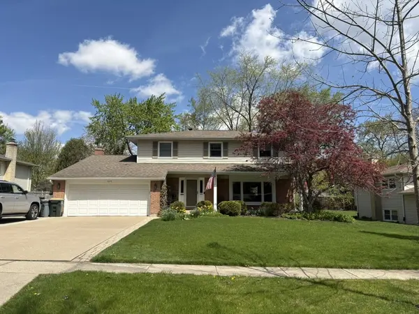 620 Harvard LN,  Libertyville,  IL 60048