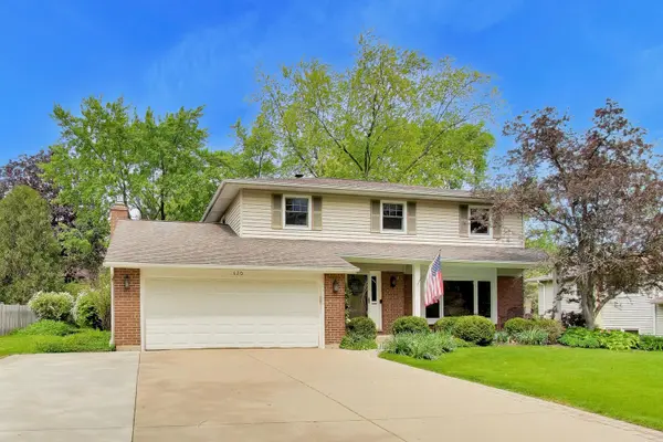 620 Harvard LN, Libertyville, IL 60048