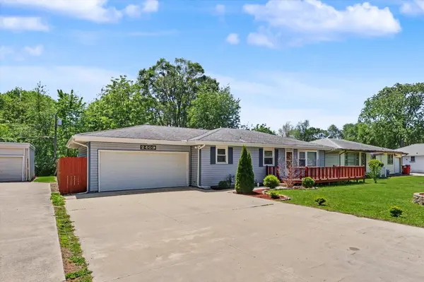 2409 W John ST, Champaign, IL 61821