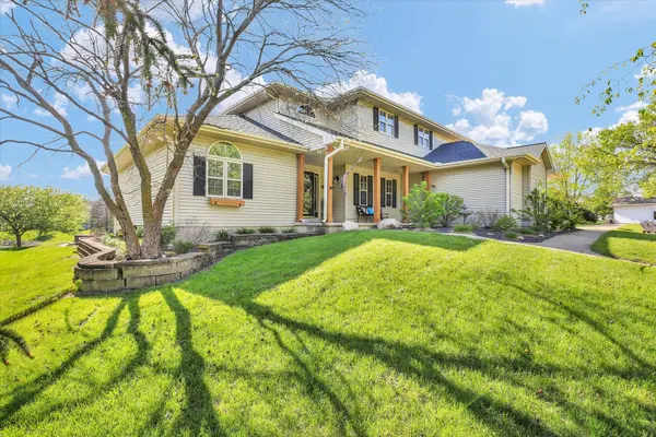 701 Kimela DR, Mahomet, IL 61853