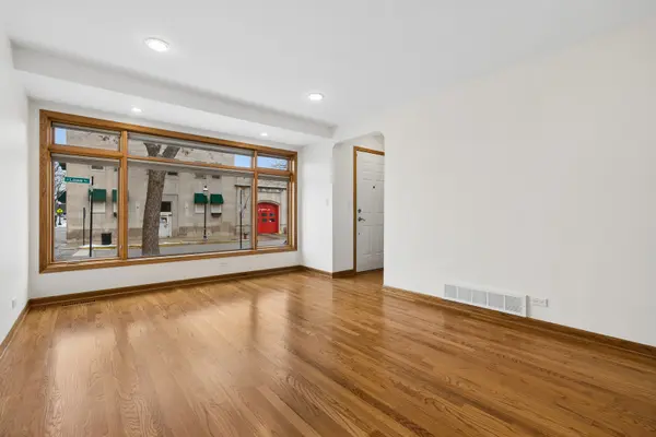 3500 S Lowe AVE, Chicago, IL 60609