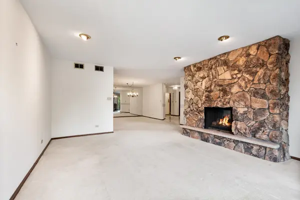 75 BOARDWALK PL #203, Park Ridge, IL 60068
