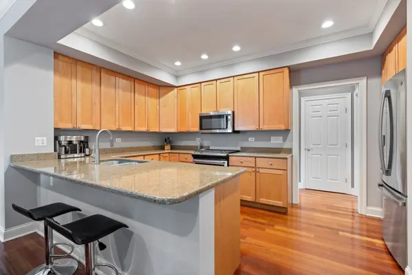 1056 W Lawrence AVE #2C, Chicago, IL 60640