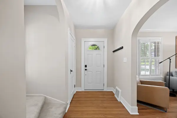 5132 Grand AVE, Downers Grove, IL 60515