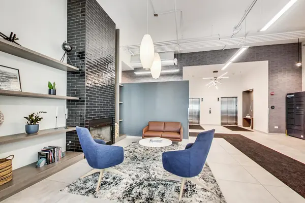 909 W Washington BLVD #811, Chicago, IL 60607