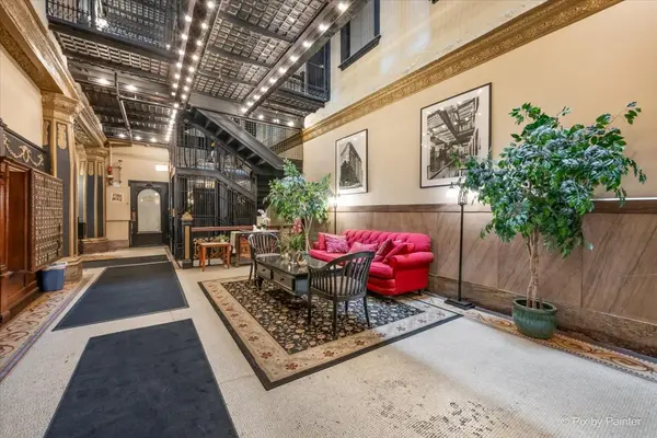 2800 N Pine Grove AVE #4G, Chicago, IL 60657
