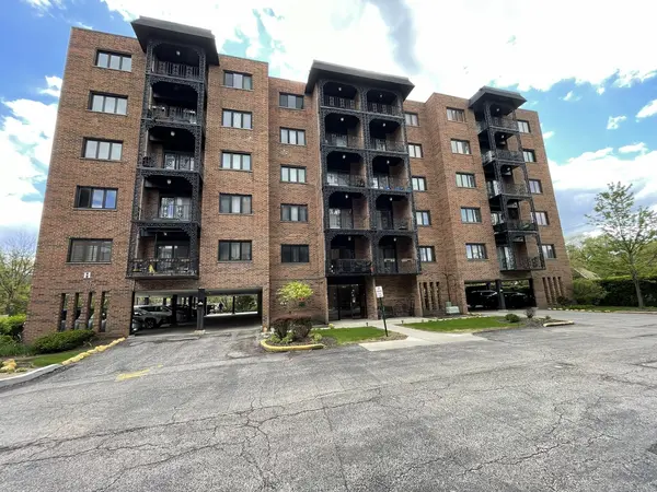 9395 LANDINGS LN #602, Des Plaines, IL 60016