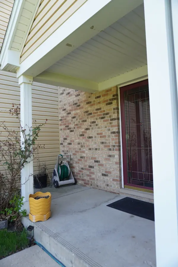 1310 York DR, Carpentersville, IL 60110