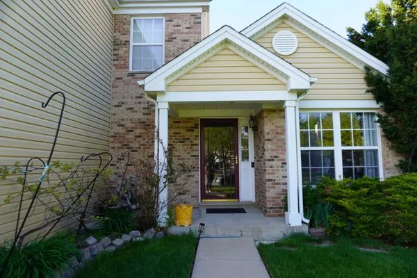 1310 York DR, Carpentersville, IL 60110
