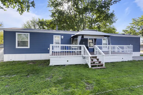 7 Pulaski ST, Mahomet, IL 61853