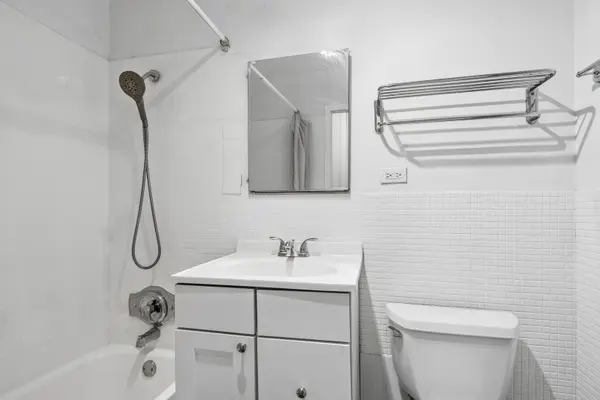 1516 Hinman AVE #506, Evanston, IL 60201