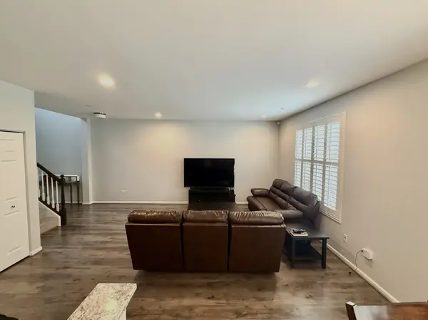2994 Henley LN, Naperville, IL 60540