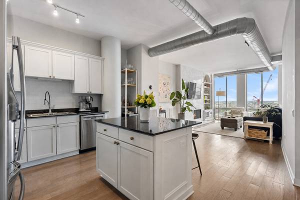720 N LARRABEE ST #1710, Chicago, IL 60610