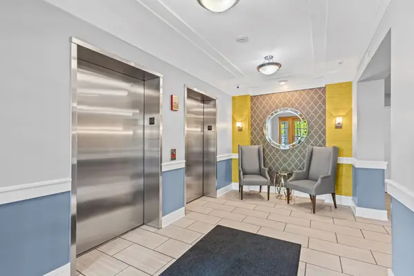 640 Robert York AVE #303, Deerfield, IL 60015