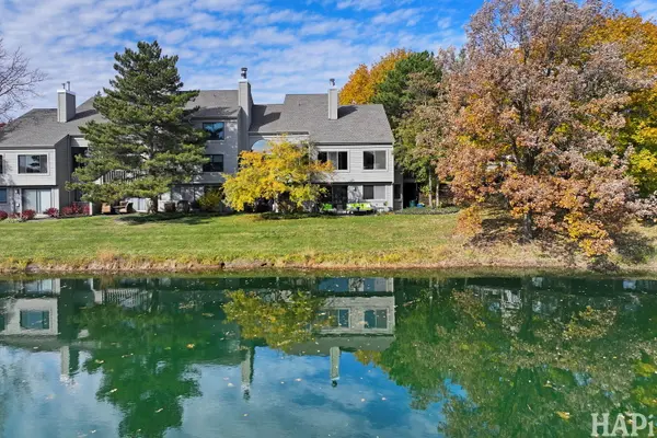 897 Longmeadow CT #1044, Lake Barrington, IL 60010