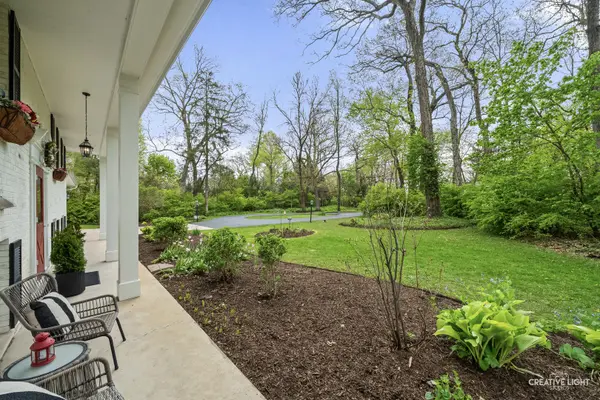 41W880 White Oak LN, St. Charles, IL 60175