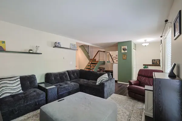 74 Timber TER, Cary, IL 60013