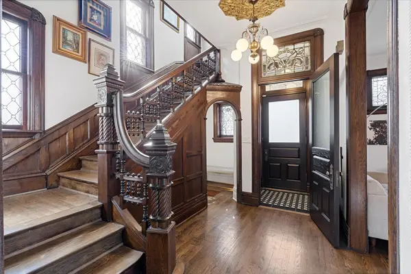2138 W Caton ST, Chicago, IL 60647