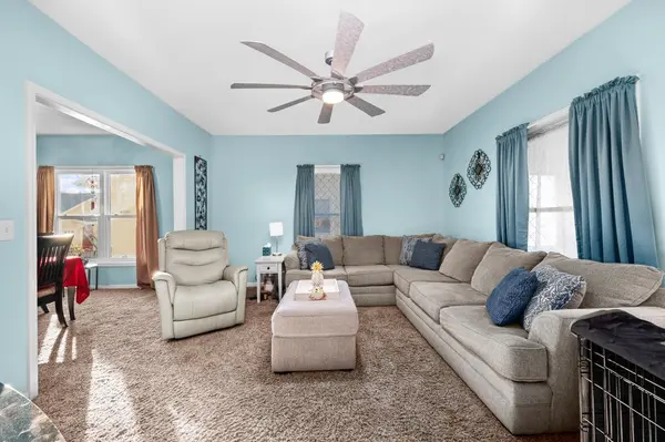 341 W 30th ST, Davenport, IA 52803