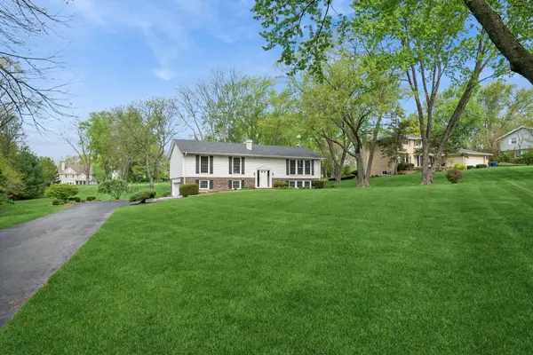 21226 N Woodland AVE, Barrington, IL 60010