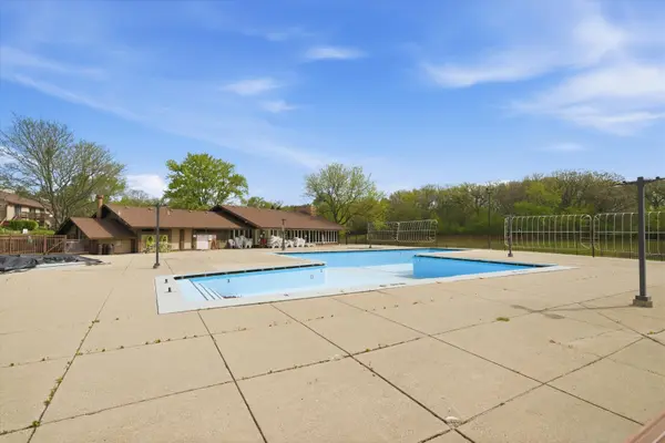 11 Saint Thomas Colony #1, Fox Lake, IL 60020