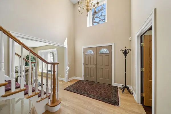 1655 White Pines CT, Naperville, IL 60563