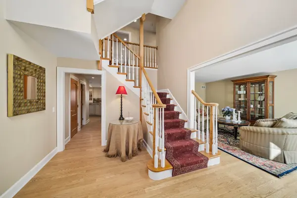 1655 White Pines CT, Naperville, IL 60563