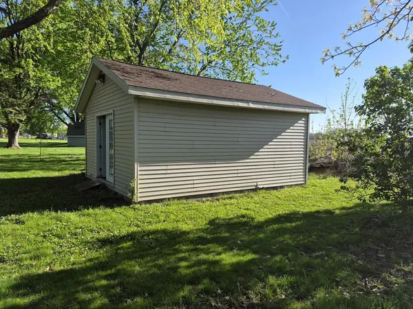 203 S Yates ST, Alpha, IL 61413