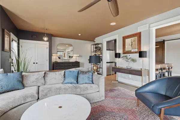 662 Holmes ST, Bettendorf, IA 52722