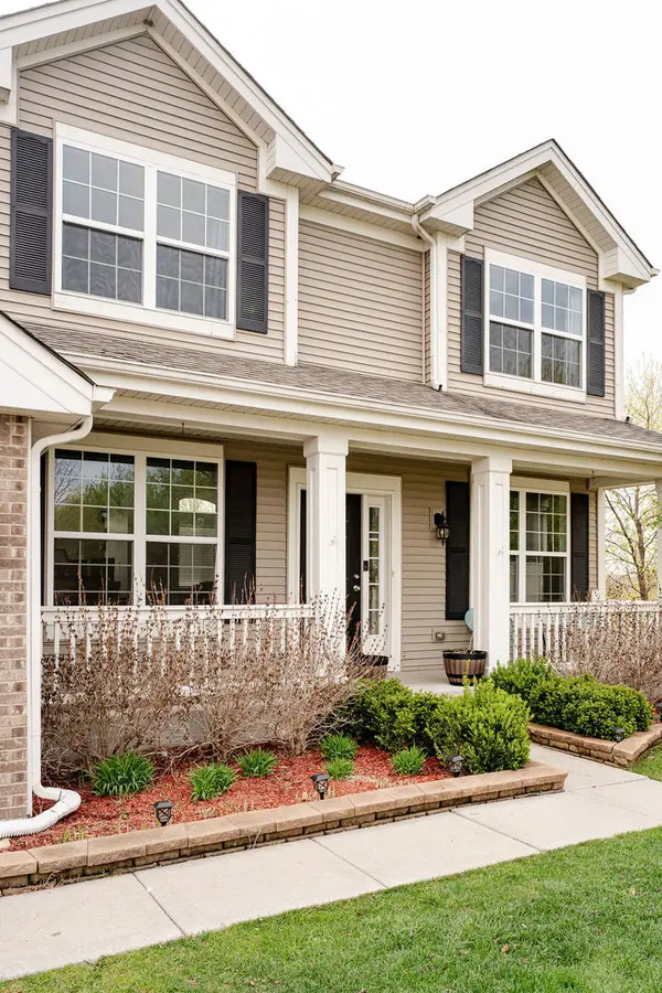 840 Wildwood DR, Pingree Grove, IL 60140
