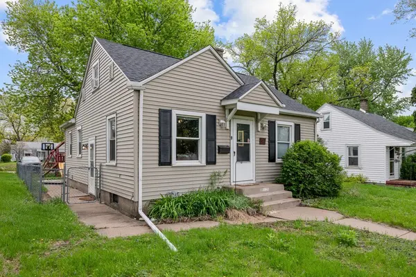 3433 FILLMORE ST, Davenport, IA 52806