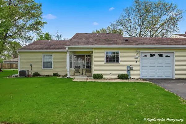7201 Hastings CIR #332, Fox Lake, IL 60020