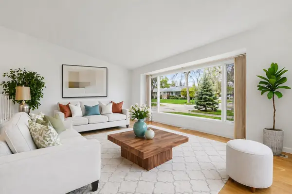 75 Eastwood DR, Deerfield, IL 60015