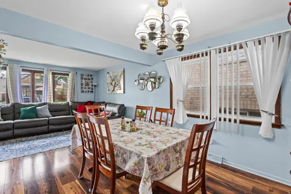 7341 W 55th PL, Summit, IL 60501