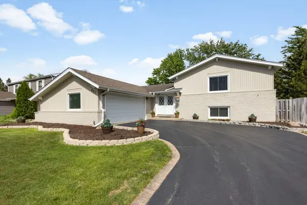 621 Newport AVE, Westmont, IL 60559