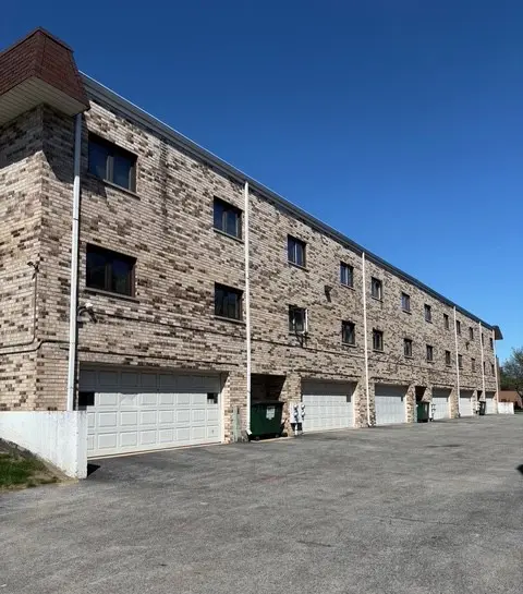 9132 S Pulaski RD #2E, Oak Lawn, IL 60453