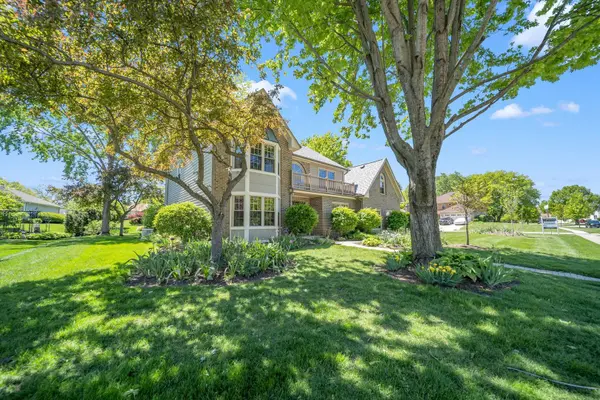 323 Ford LN, Bartlett, IL 60103