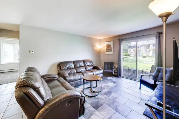 2400 LIGHT RD #112, Oswego, IL 60543