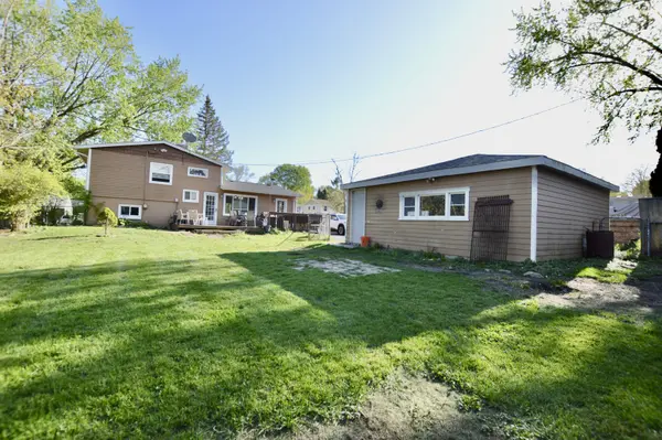 3206 W Hunter Path, Mchenry, IL 60050