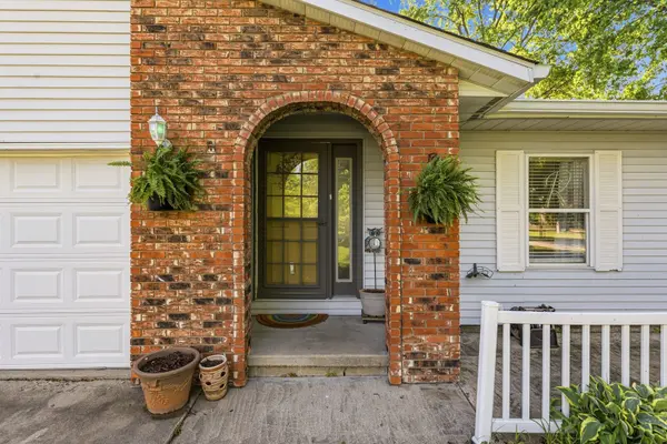 505 S Vine ST, Camargo, IL 61919
